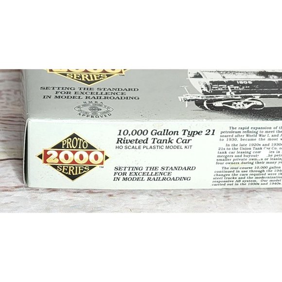 Proto 2000 Series 10,000 Gallon Type 21 Riveted Tank Car HO Scale - Model Train - Picture 4 of 16